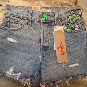 NEW women/junior Custom Levi’s shorts